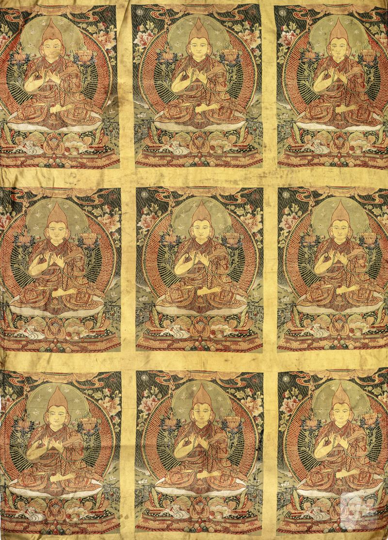 A FINE SILK TEXTILE DEPICTING HUTUKTU'S